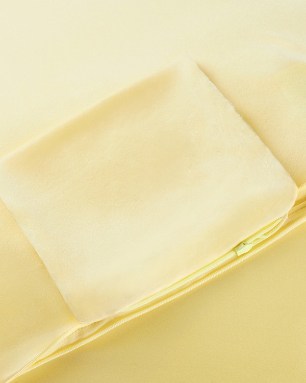 LILYÁUREA® Non-Colorants Golden Silk Pillowcase
