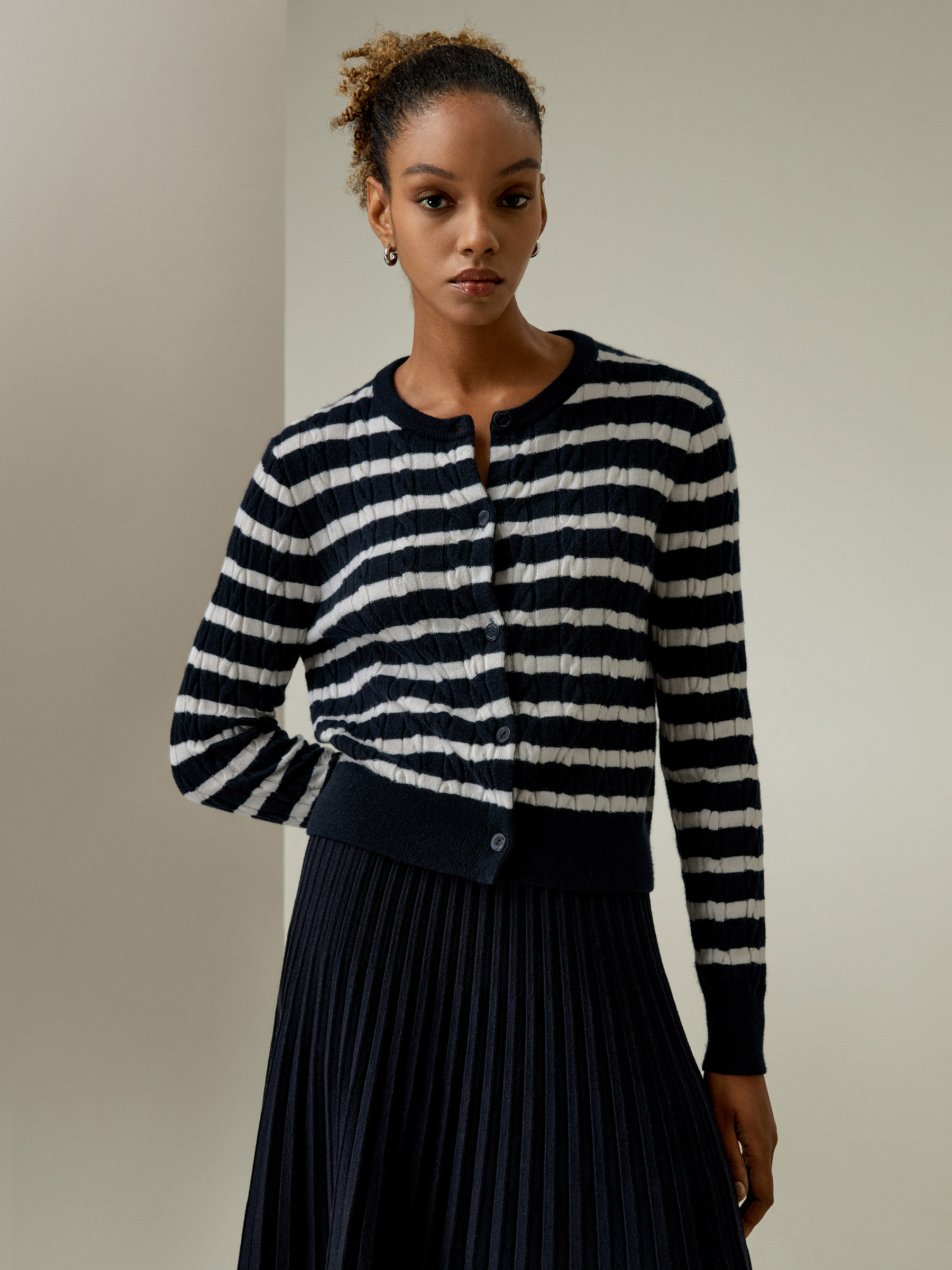 LILYSILK Cardigan En Cachemire & Col Ras Du Cou En Tricot Côtelé 100% Cachemire Élégance Intemporelle Et Style Sophistiqué M - LILYSILK - Modalova
