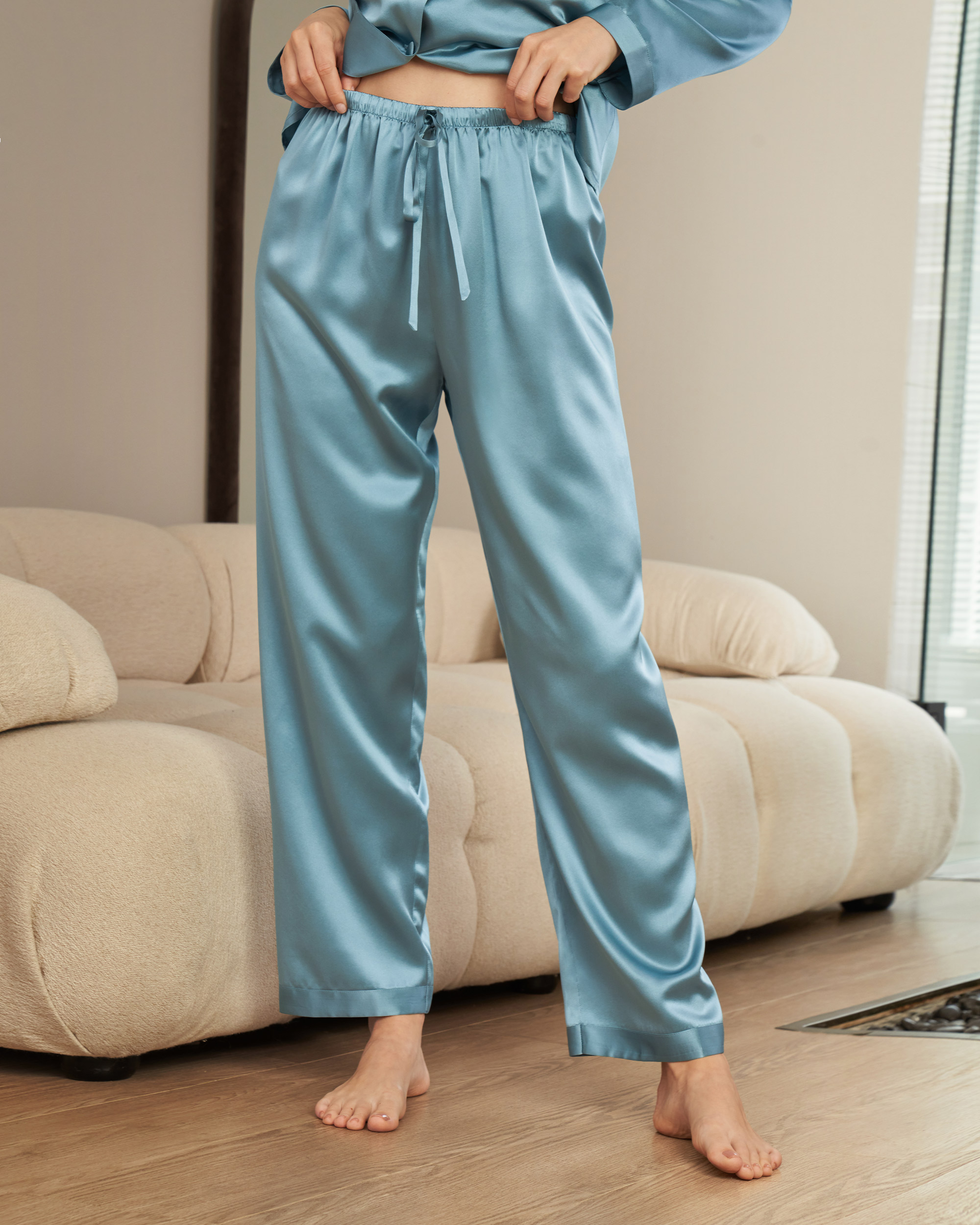 LILYSILK Ensemble Pyjama Soie Col V, Boutons Enveloppés De Soie Soie Naturelle Profitez Du Toucher Doux Et Lisse De La Soie XL - LILYSILK - Modalova