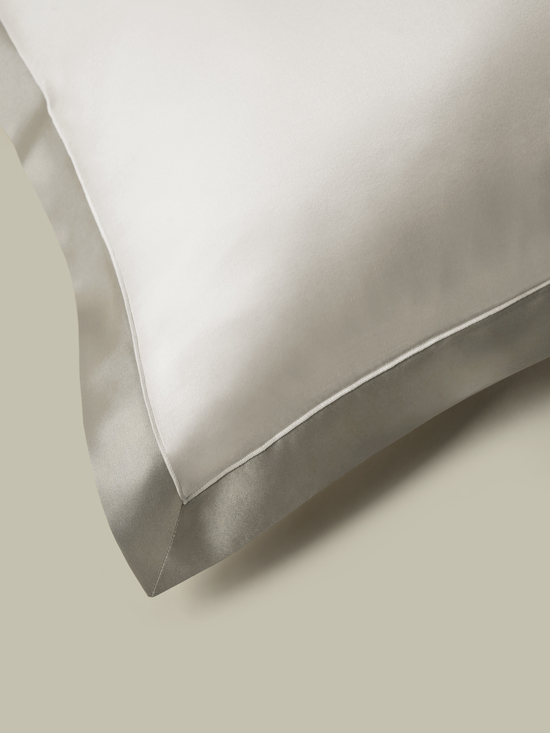 Pale-Gray Oxford Envelope Silk Pillowcase