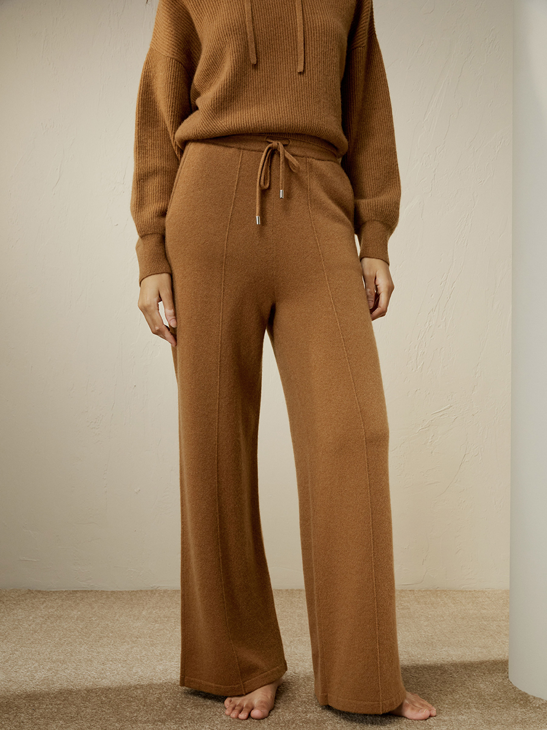 Fluid Cashmere Sweatpants